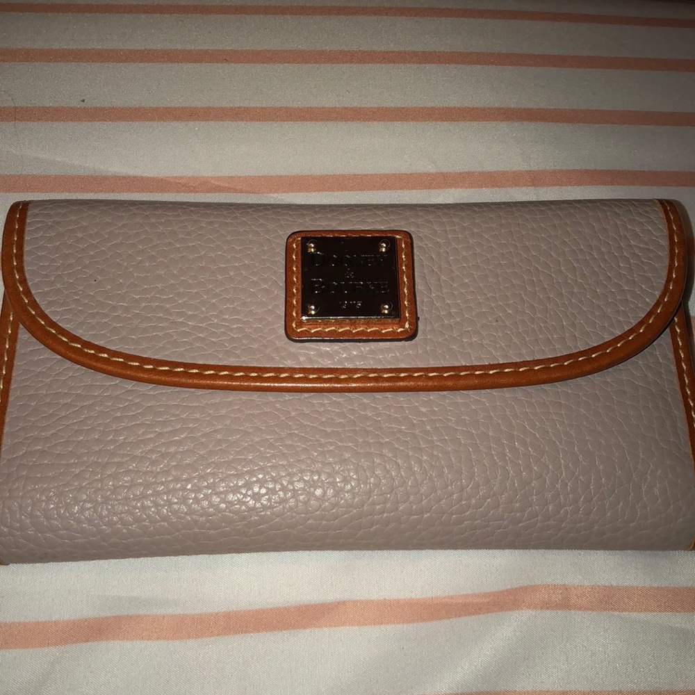 Dooney and bourke oyster wallet